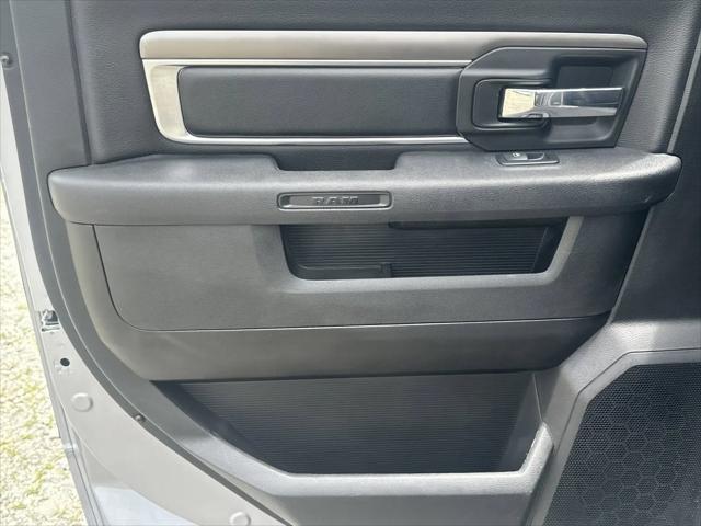 2024 Ram 1500 Classic Warlock Crew Cab 4x2 5'7" Box