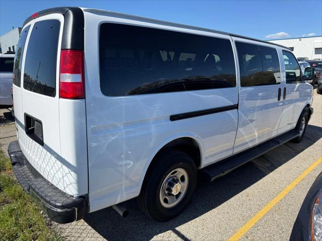 2025 Chevrolet Express Passenger RWD 3500 Extended Wheelbase LT