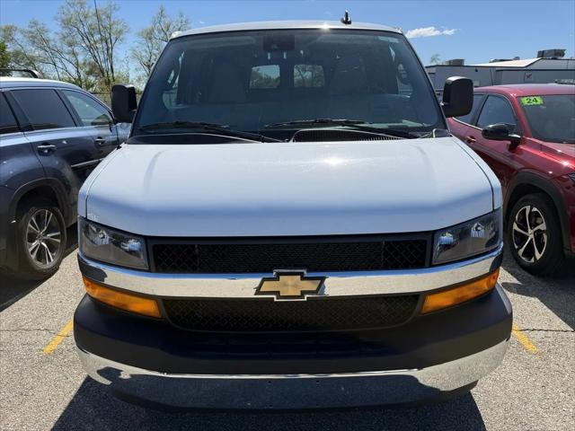 2025 Chevrolet Express Passenger RWD 3500 Extended Wheelbase LT