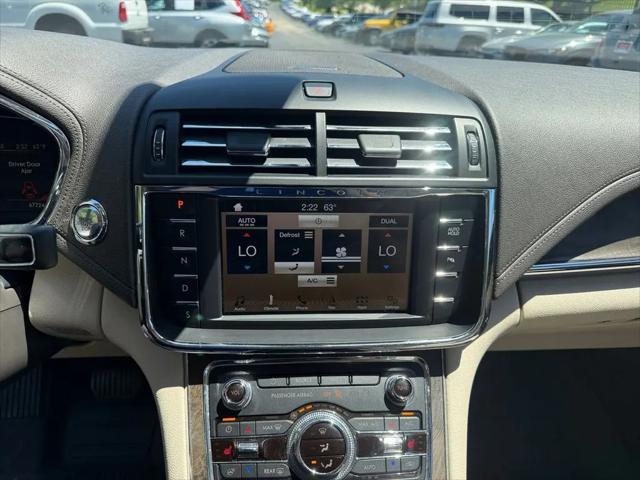 2017 Lincoln Continental Select