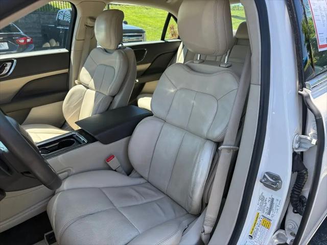 2017 Lincoln Continental Select