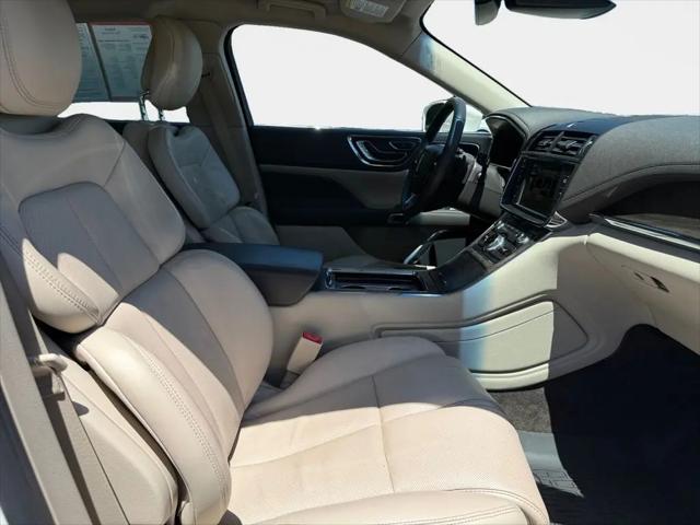 2017 Lincoln Continental Select