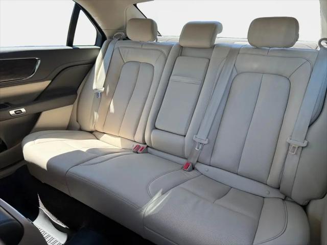 2017 Lincoln Continental Select