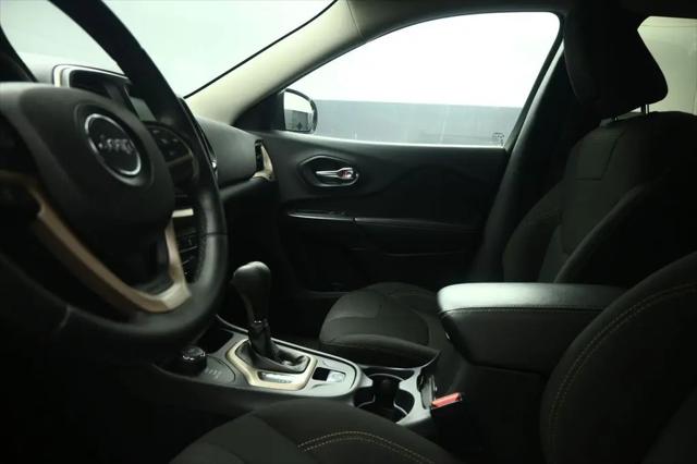 2016 Jeep Cherokee Altitude