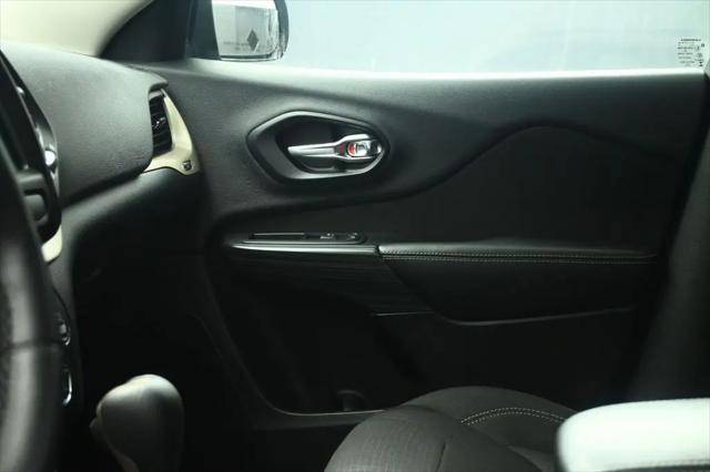 2016 Jeep Cherokee Altitude