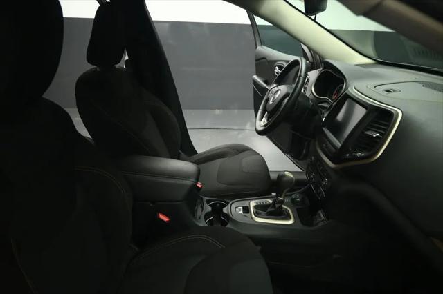 2016 Jeep Cherokee Altitude