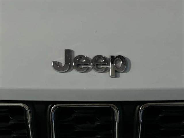 2023 Jeep Grand Cherokee L Laredo 4x4