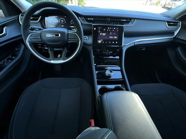 2023 Jeep Grand Cherokee L Laredo 4x4