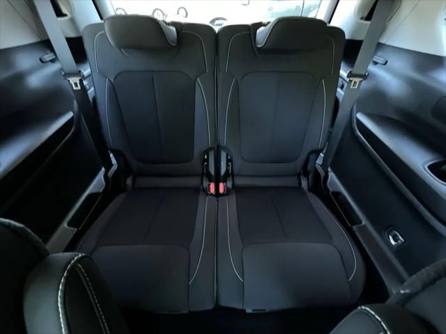 2023 Jeep Grand Cherokee L Laredo 4x4