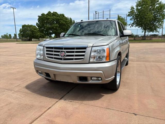2005 Cadillac Escalade Standard
