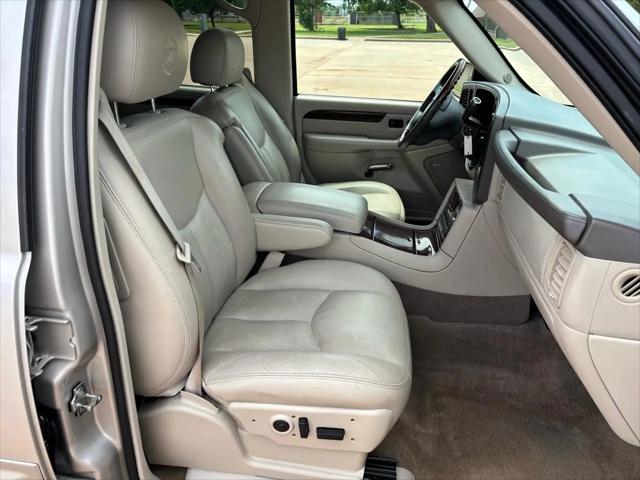 2005 Cadillac Escalade Standard