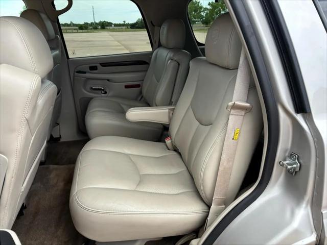 2005 Cadillac Escalade Standard