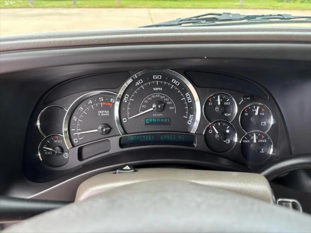 2005 Cadillac Escalade Standard