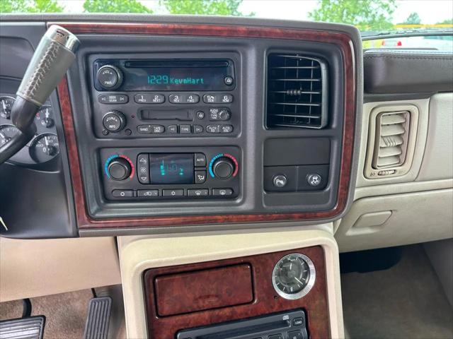 2005 Cadillac Escalade Standard