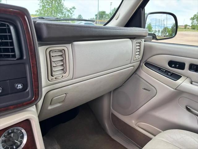 2005 Cadillac Escalade Standard