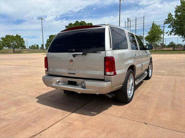 2005 Cadillac Escalade Standard
