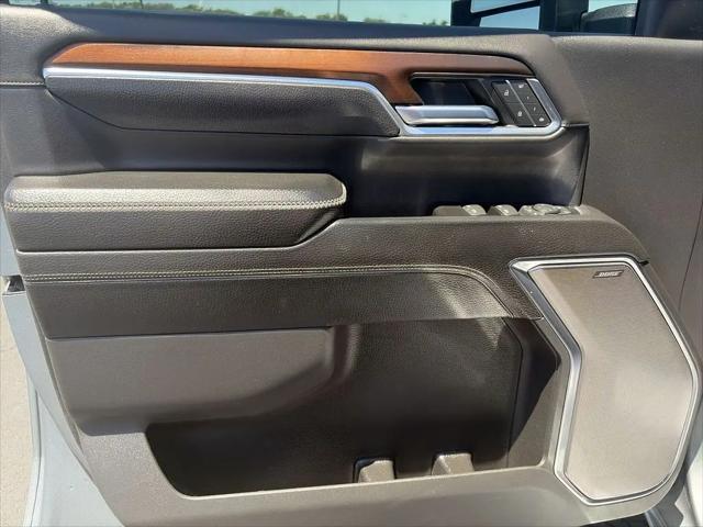 2024 GMC Sierra 2500HD 4WD Crew Cab Standard Bed Denali