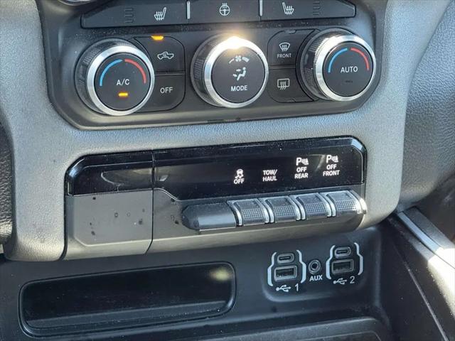 2023 Ram 1500 Big Horn Crew Cab 4x4 5'7" Box