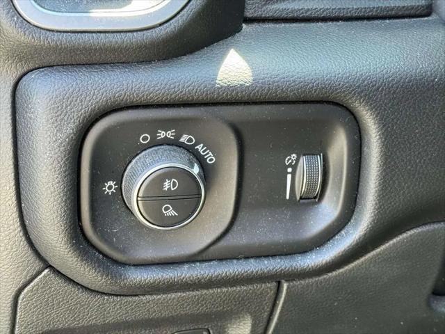 2023 Ram 1500 Big Horn Crew Cab 4x4 5'7" Box