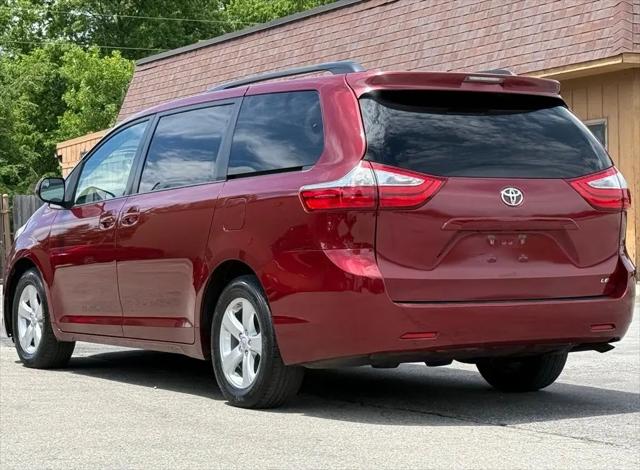 2017 Toyota Sienna LE 8 Passenger