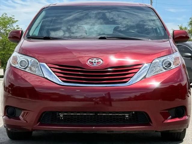 2017 Toyota Sienna LE 8 Passenger