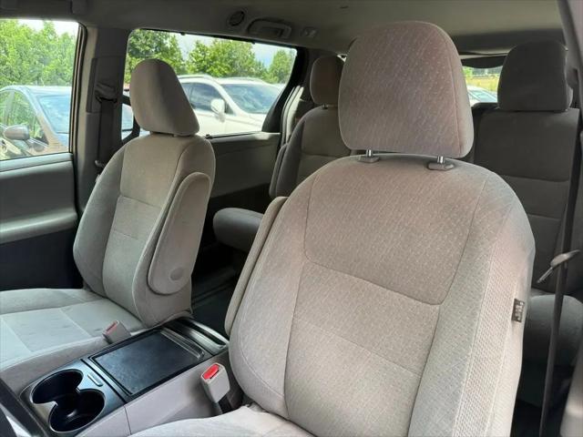 2017 Toyota Sienna LE 8 Passenger