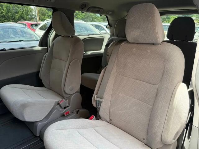 2017 Toyota Sienna LE 8 Passenger