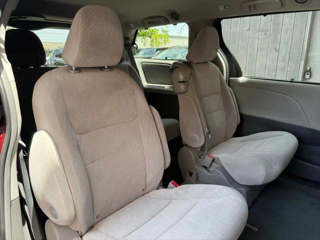 2017 Toyota Sienna LE 8 Passenger