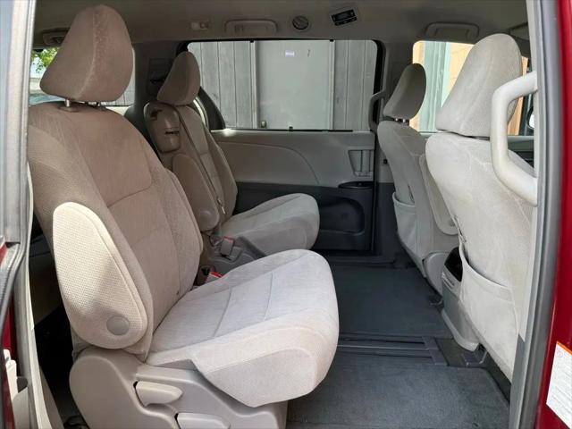 2017 Toyota Sienna LE 8 Passenger