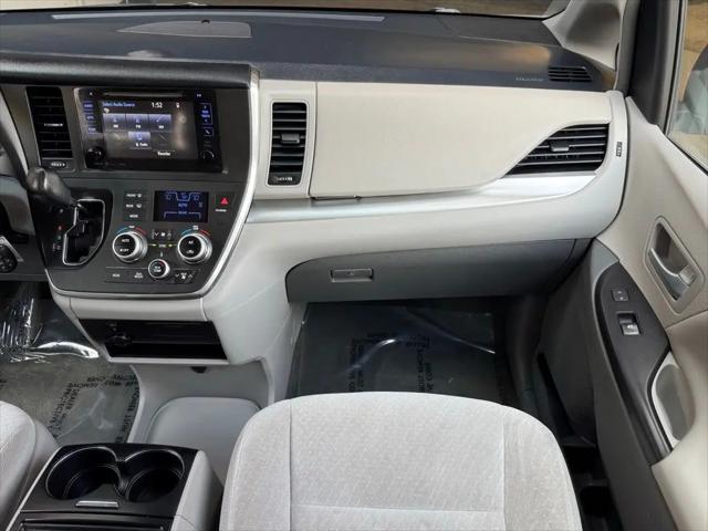 2017 Toyota Sienna LE 8 Passenger