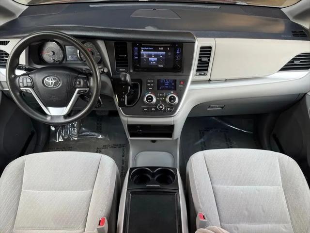 2017 Toyota Sienna LE 8 Passenger