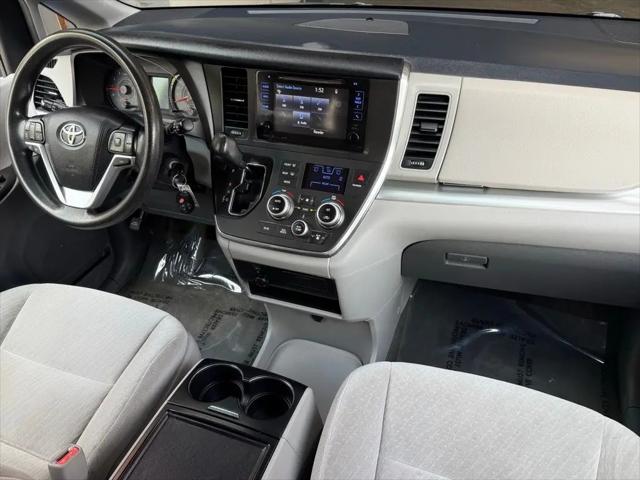 2017 Toyota Sienna LE 8 Passenger