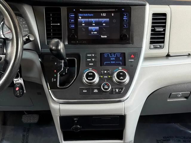 2017 Toyota Sienna LE 8 Passenger