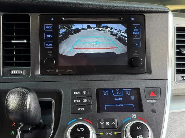 2017 Toyota Sienna LE 8 Passenger