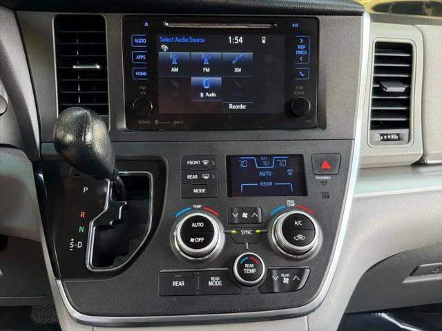 2017 Toyota Sienna LE 8 Passenger