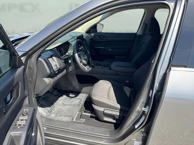 2025 Nissan Pathfinder S FWD