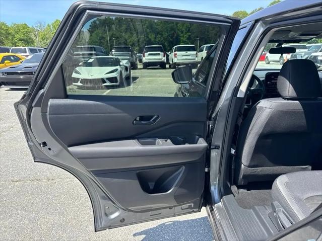 2025 Nissan Pathfinder S FWD