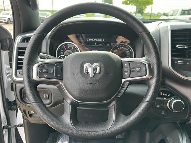 2026 Ram 1500 Express Crew Cab 4x4 5'7" Box