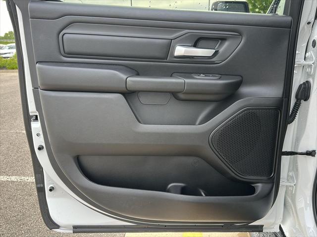 2026 Ram 1500 Express Crew Cab 4x4 5'7" Box