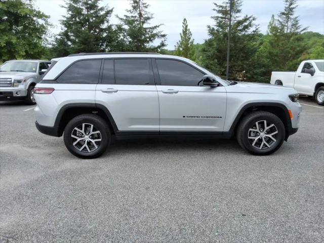 2025 Jeep Grand Cherokee Altitude X 4x4
