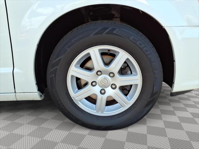 2012 Chrysler Town & Country Touring