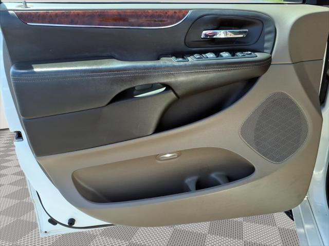 2012 Chrysler Town & Country Touring
