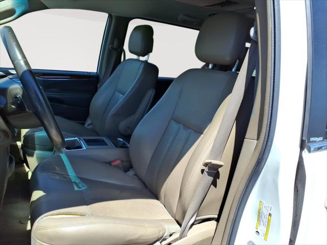 2012 Chrysler Town & Country Touring