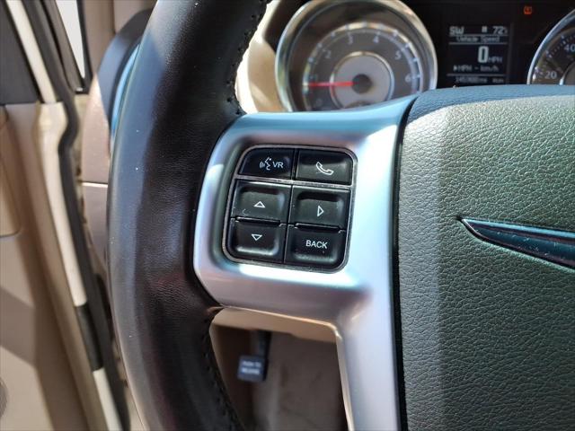 2012 Chrysler Town & Country Touring