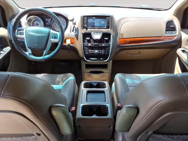2012 Chrysler Town & Country Touring