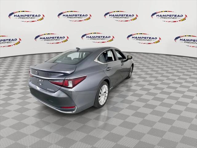 2020 Lexus ES 300h Ultra Luxury