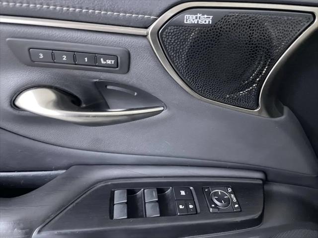 2020 Lexus ES 300h Ultra Luxury