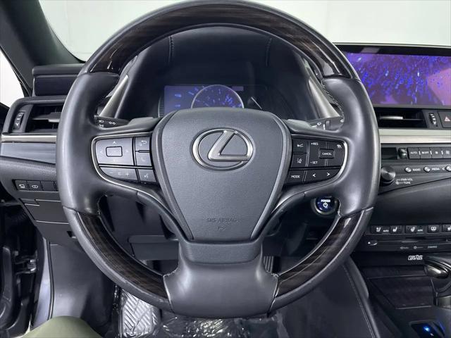 2020 Lexus ES 300h Ultra Luxury