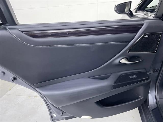 2020 Lexus ES 300h Ultra Luxury