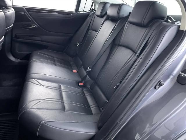 2020 Lexus ES 300h Ultra Luxury